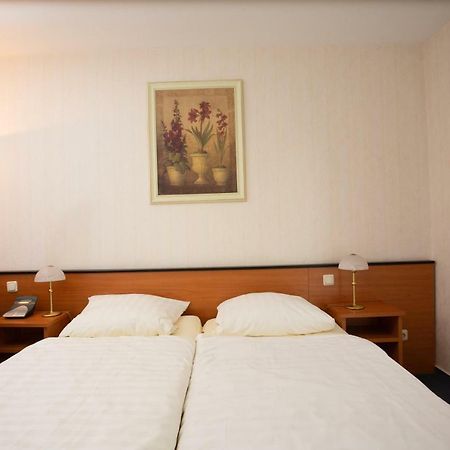 Gaestehaus Am Vogelsang Kerpen  Luaran gambar