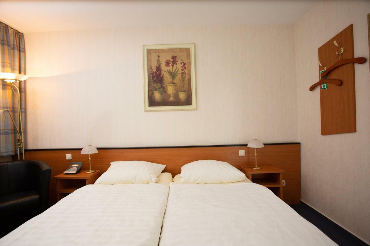 Gaestehaus Am Vogelsang Kerpen  Luaran gambar